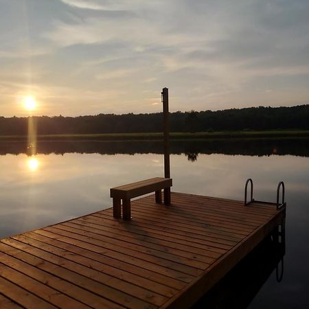 Poconos Brand New Lakefront Oasis 1 Acre, Hottub Gameroom Firepits Talk About Privacy Albrightsville Buitenkant foto
