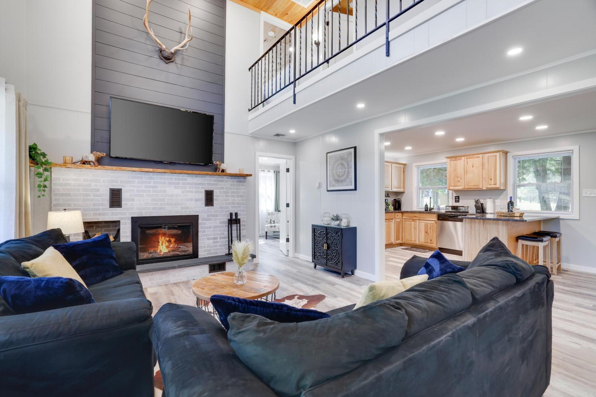 Poconos Brand New Lakefront Oasis 1 Acre, Hottub Gameroom Firepits Talk About Privacy Albrightsville Buitenkant foto