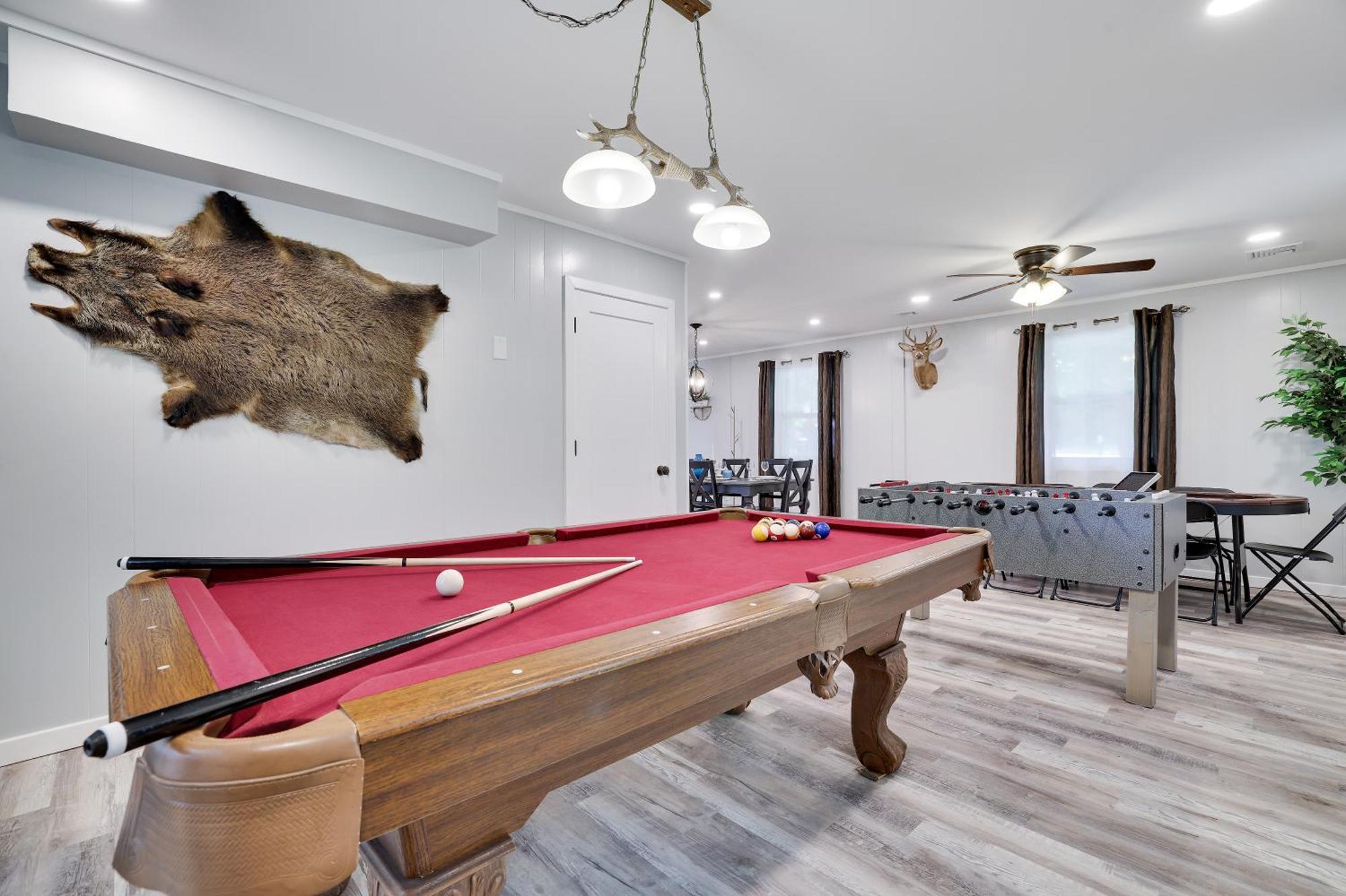 Poconos Brand New Lakefront Oasis 1 Acre, Hottub Gameroom Firepits Talk About Privacy Albrightsville Buitenkant foto