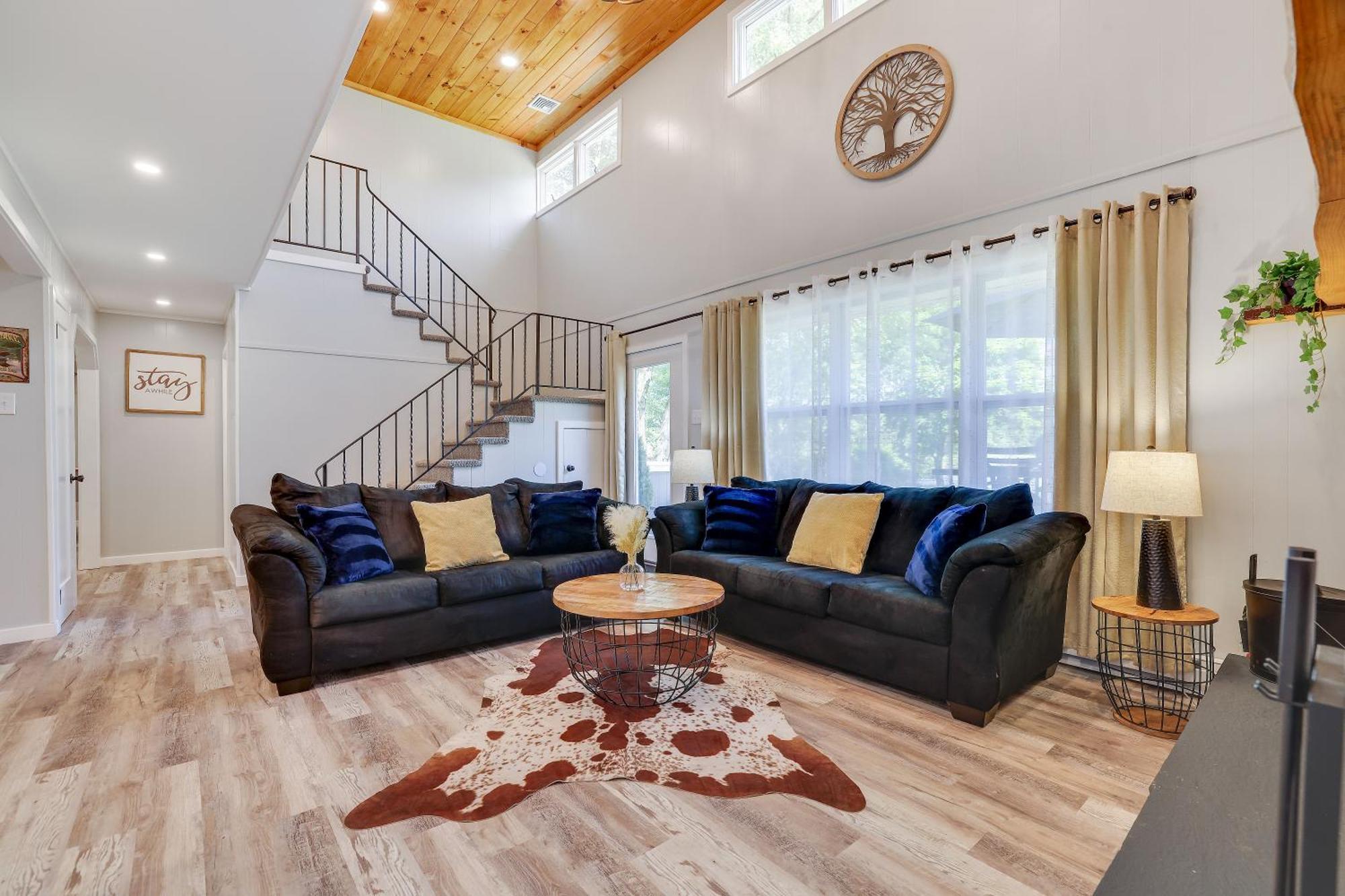 Poconos Brand New Lakefront Oasis 1 Acre, Hottub Gameroom Firepits Talk About Privacy Albrightsville Buitenkant foto